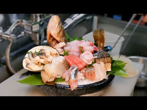 Видео: Взгляните внимательно на эту популярную изакая, в которой каждое утро подают свежую пойманную рыбу!