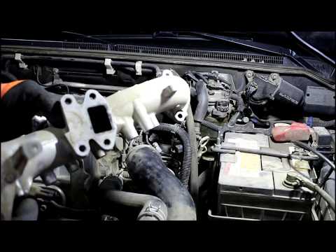 Видео: Регулировка клапанов на Mitsubishi Pajero 2008 Мицубиси Паджеро 3,2 литра  1часть