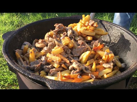 Видео: Скоблянка | Жареная картошка в казане с мясом и грибами.