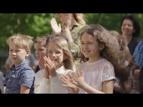 Видео: Последний звонок в школе "Крылья"