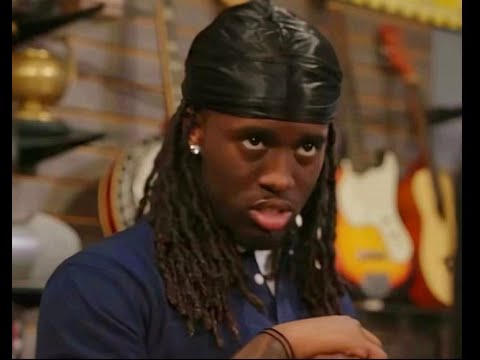 Видео: Он застал ее, когда она говорила о тебе, и обругал ее. Пора ему дать отпор этому хулигану.