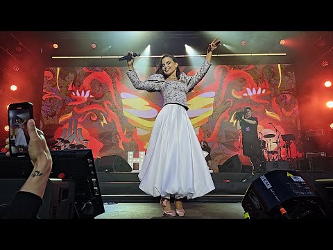 Видео: Татьяна Куртукова - выступление на Десятилетии Нового радио в Лужниках 05.07.2025