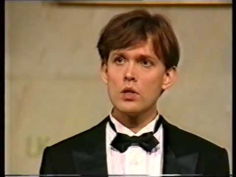 Видео: Олег Погудин "Молитва" ( "В минуту жизни трудную..." )