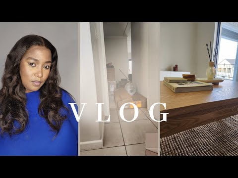 Видео: VLOG||НОВАЯ КВАРТИРА||ДАВАЙТЕ ПЕРЕЕДЕМ||СБРОСИМ НАСТРОЙКИ ||ОБСТАВИМ МОЮ ГОСТИНУЮ||НОВАЯ МЕБЕЛЬ||
