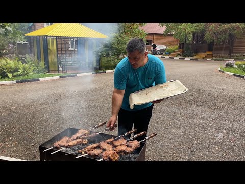 Видео: Приготовили много мяса на ужин! Стейк из говядины / Шашлык из говядины