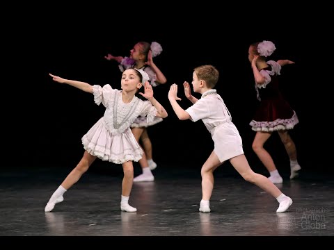 Видео: "Детская полька", Ансамбль "После уроков". "Children's Polka", Ensemble "After the lessons".