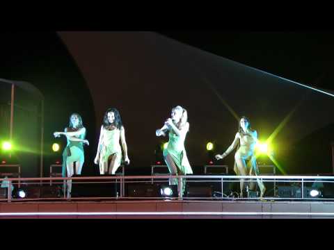 Видео: Геленджик 28 июля 2012 выступление группы "Блестящие"(5)