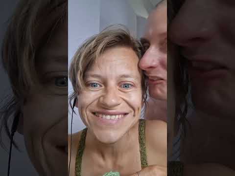 Видео: Леша сбежал от меня по кафешкам, ем дома одна. Нет света, нас травят бензином в индии 