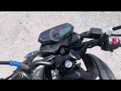 Видео: Bajaj Pulsar N250. Индия. Довольно достойный вариант надежного мотоцикла.