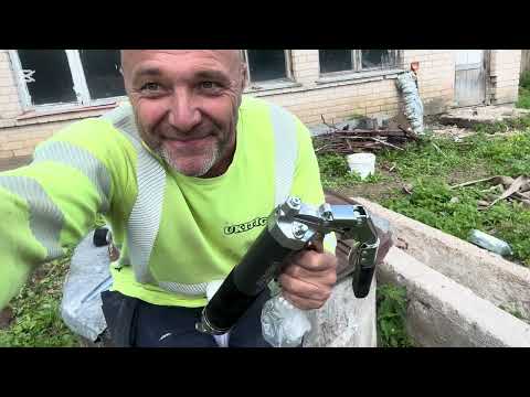 Видео: Мой хутор.Забуксовал на экскаваторе. Разбираем стену на второи этаже.