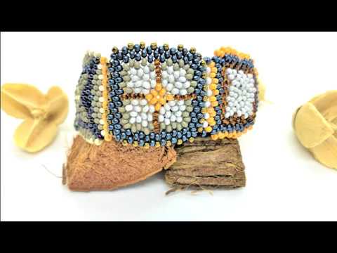 Видео: Браслет «Этно» из бисерных  квадратных фрагментов.Один из вариантов узора. МК для начинающих✨