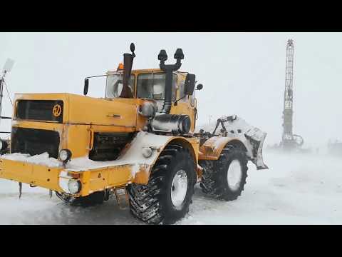 Видео: Трактор Кировец. Сильная метель. Пробиваюсь к  бригаде КРС.