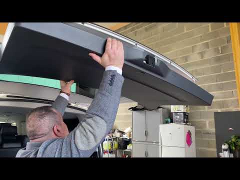 Видео: Installation d’une caméra de recule  sur une Volkswagen T6. Установка камеры заднего вида на vw t6