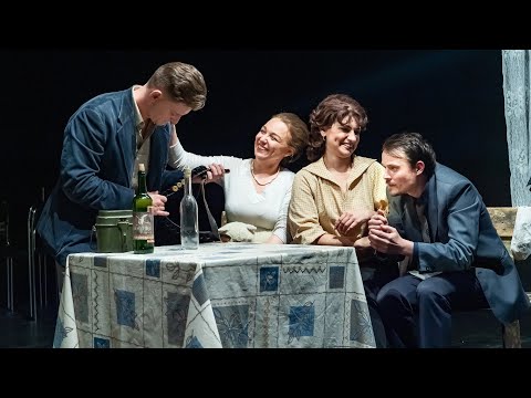 Видео: Спектакль «Утиная охота». Интервью с актерами