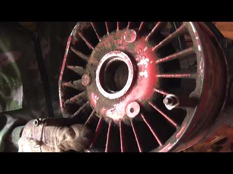 Видео: т-25 Разборка вентилятора охлаждениядвигателя ( часть3)