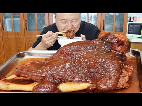 Видео: Тесть дал говяжью голову, Ах Цян сделал «тушеную говяжью голову в соусе» и съел ее!