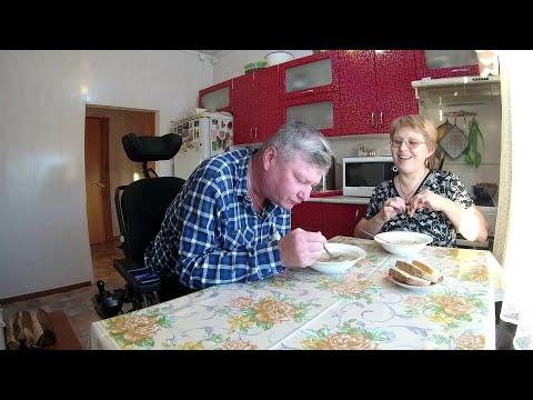 Видео: Живём в деревне \ Грибной суп по-домашнему \ Посылка от друзей канала!