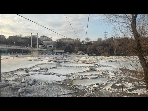 Видео: Ледоход в Оренбурге (2024 год)