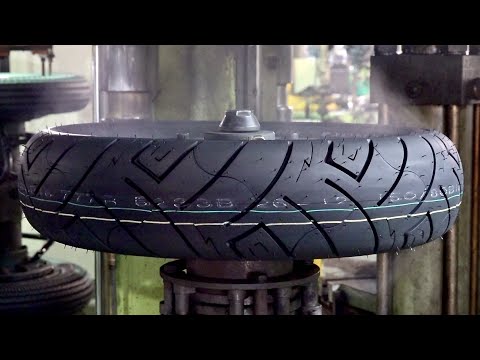 Видео: Процесс изготовления шин для мотоциклов. Корейский шинный завод