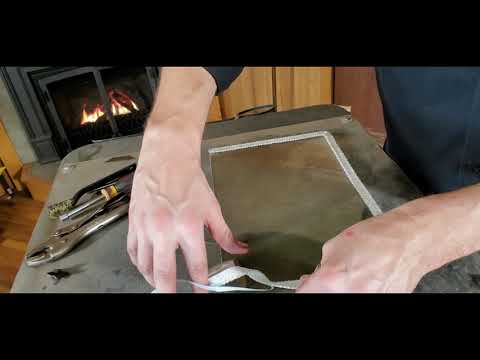 Видео: Замена уплотнителя стекла печи и камина