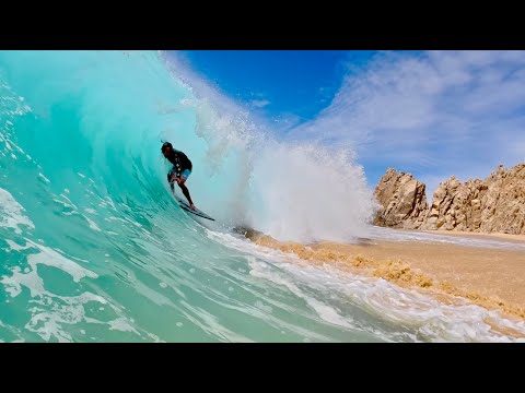Видео: Профессиональные скимбордеры соревнуются на мощных прибрежных волнах!