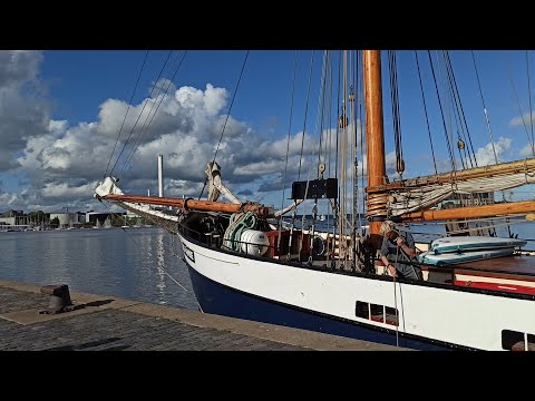Видео: Парусник красиво причалил! 💦Замечательный день. ⛅