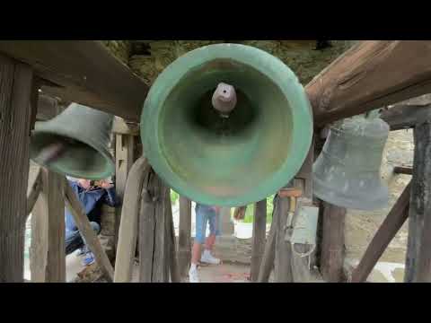 Видео: Колокола Таппии, в которые звонят звонари на деревенском празднике