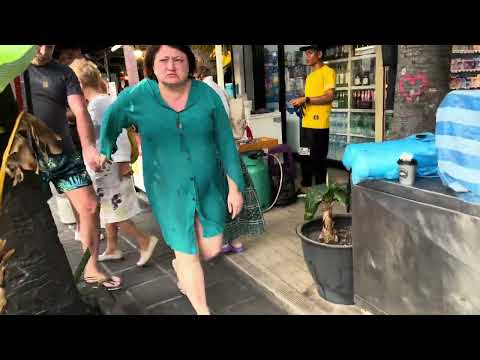 Видео: VLOG| Пхукет Ката еда на рынке, ресторанчик Coconut, тайские блинчики