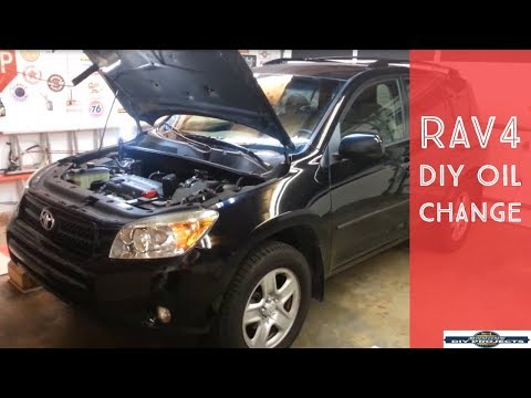 Видео: Как заменить масло в Toyota Rav4 / Замена масла и фильтра в Rav4 2006 - 2012