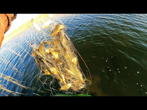 Видео: Ловля рыбы хапугами и кубарями, глубокой осенью, в диких Сибирских озёрах. Эти снасти меня радуют.