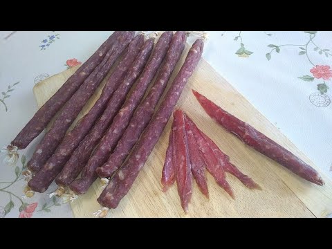 Видео: Колбаски сыровяленые "КНУТЫ".