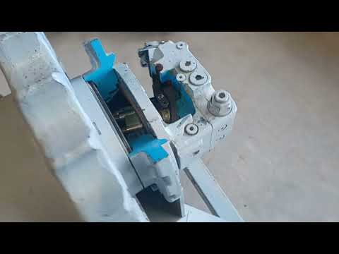 Видео: как работает привод хода экскаватора