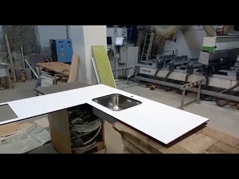 Видео: Монтаж мойки в столешницу компакт / Installing the sink in the compact countertop