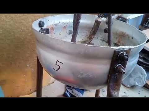 Видео: Сборка самодельной дроболейки, литье дроби (7)