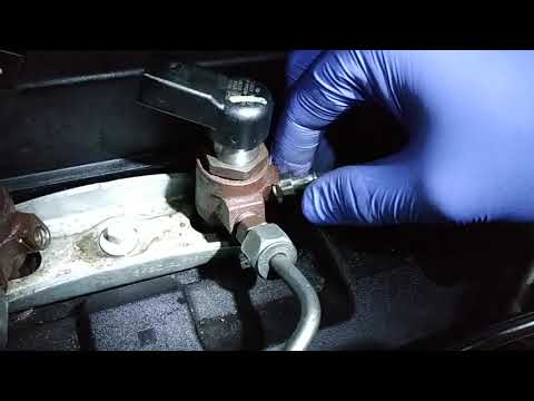 Видео: Как проверить возврат топлива через форсунку. Ford Transit