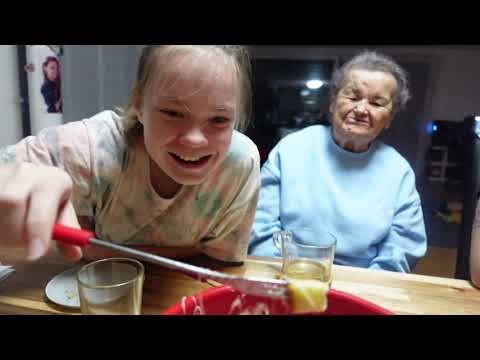 Видео: ВЛОГ/ 😂БАБУШКА РАССМЕШИЛА /💅🏼 НАРАЩИВАЮ НОГТИ / 10.11.21