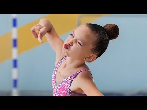 Видео: Разминка от гимнастки 🔥 