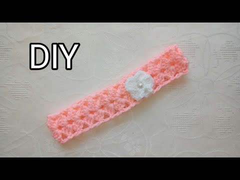 Видео: Как связать крючком простую детскую повязку на голову для начинающих