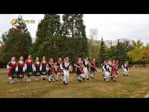 Видео: Деца от 144 СУ ,,Народни будители" - София - Китка разшарена