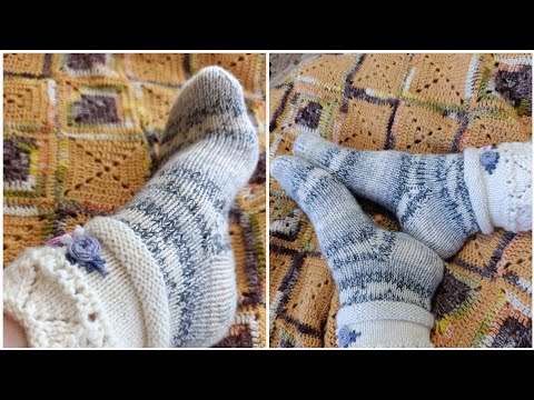 Видео: Що на спицях// шкарпетки з квіточками // кардиган для дівчинки// светр інтарсією