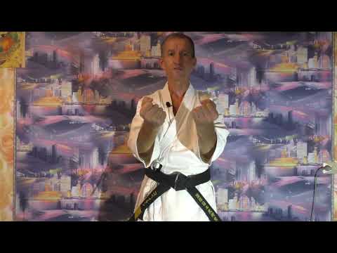 Видео: Онлайн Тренировки. Каратэ Урок1. Подводящие упражнения для рук.