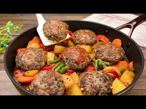 Видео: Моя бабушка научила меня готовить такой вкусный фарш! Ужин в одной кастрюле
