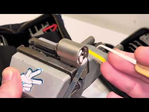 Видео: CES крепкий как немецкий танк. Open lock CES - 5 pins. #locksport #lockpicking