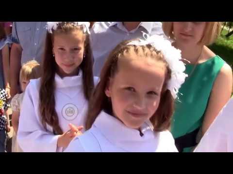 Видео: Першая Святая Камунія 2013