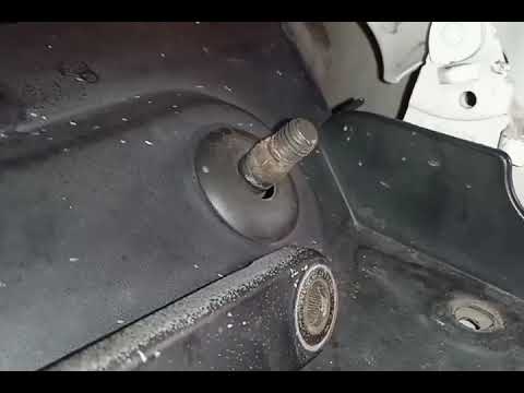 Видео: Попадает вода под капот Рено Трафик