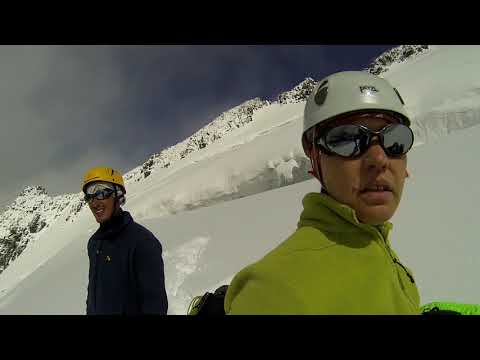 Видео: Контрасты Ак-Оюка.  Часть 2. Восхождение. Рассвет над Белухой