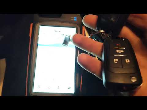 Видео: XHorse Key Tool Max Pro - прописываем новый ключ в Chevrolet Cruze