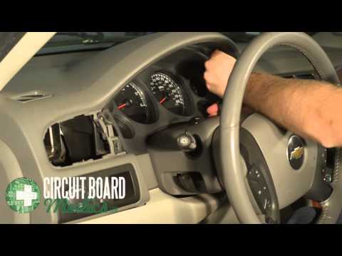 Видео: Снятие и ремонт приборной панели Suburban 2007 года