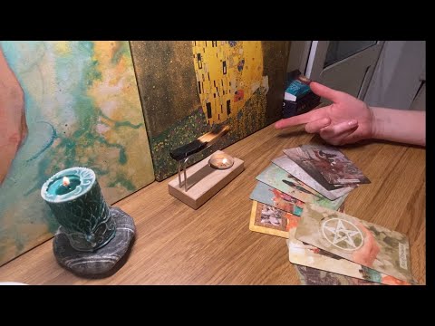 Видео: Почему он вас отталкивает, но при этом держит? 🤺🫂