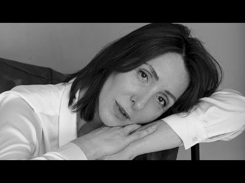 Видео: Интервью с Анной Парийской моделью проекта "Runway"